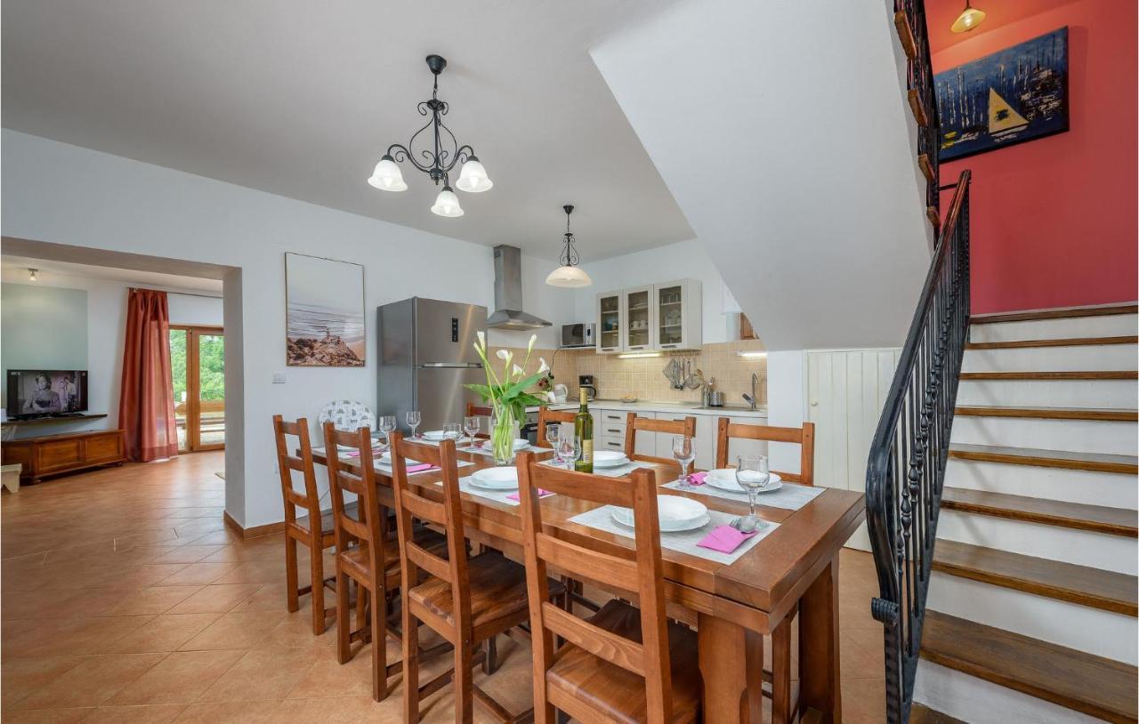 Cozy Home In Pamici With Kitchen Eksteriør bilde